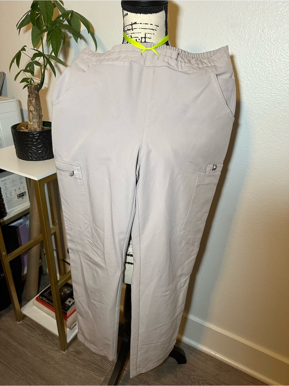 FIGS Yola Petite Skinny Scrub Pants Slate XS Petite – Discontinued